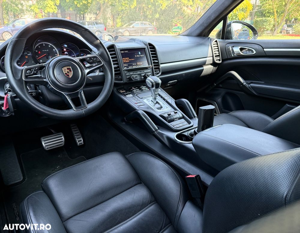 Porsche Cayenne Turbo S Tiptronic S - 22