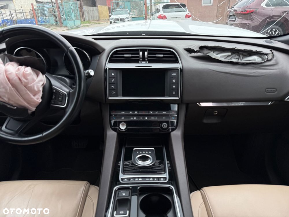 Jaguar F-Pace 3.0 TDV6 AWD 300 Sport - 26