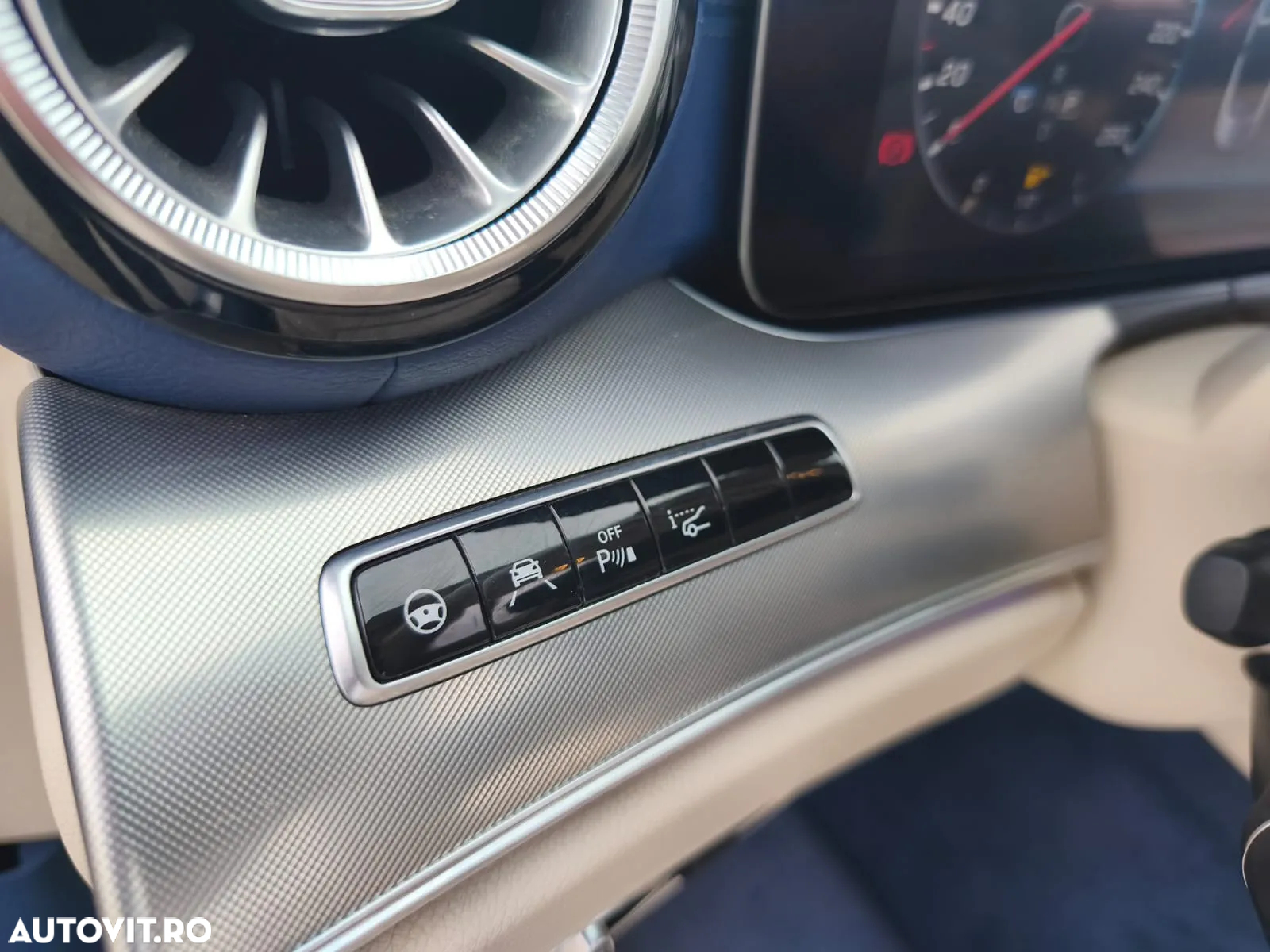 Mercedes-Benz E 400 4MATIC Cabrio - 36
