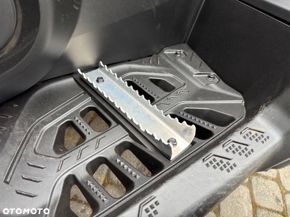 Can-Am Outlander - 12