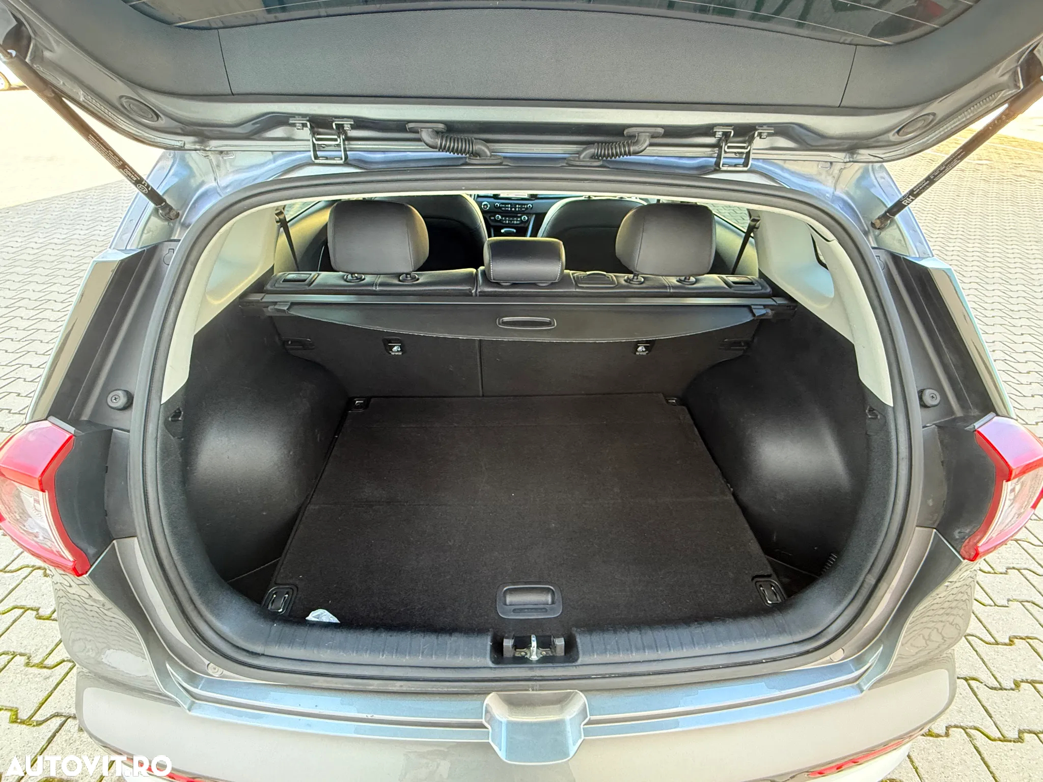 Kia Niro 1.6 GDI 6DCT HEV Premium - 14