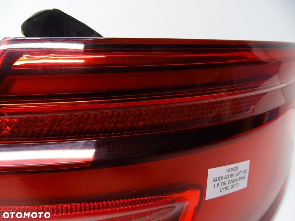 LAMPA PRAWY TYŁ TYLNA W BŁOTNIK MATRIX LED 8V4945092 AUDI A3 8V LIFT 5D SB - 6