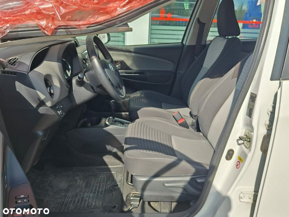 Toyota Yaris - 10