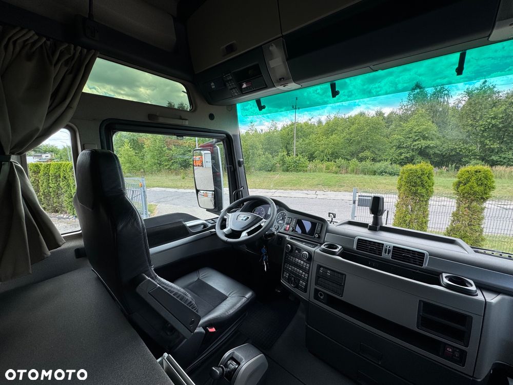 MAN TGX - 32