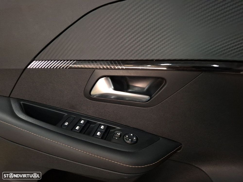 Peugeot 208 1.2 Hybrid Allure e-DCS6 - 21