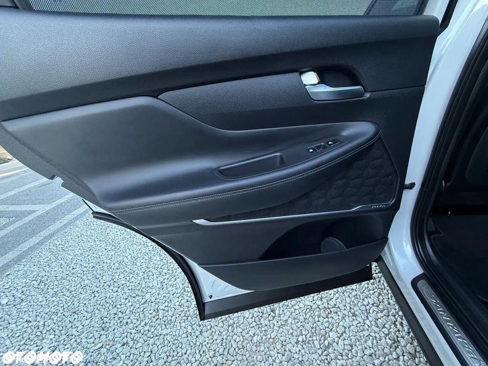 Hyundai Santa Fe 1.6 HEV 2WD SEVEN Signature - 22