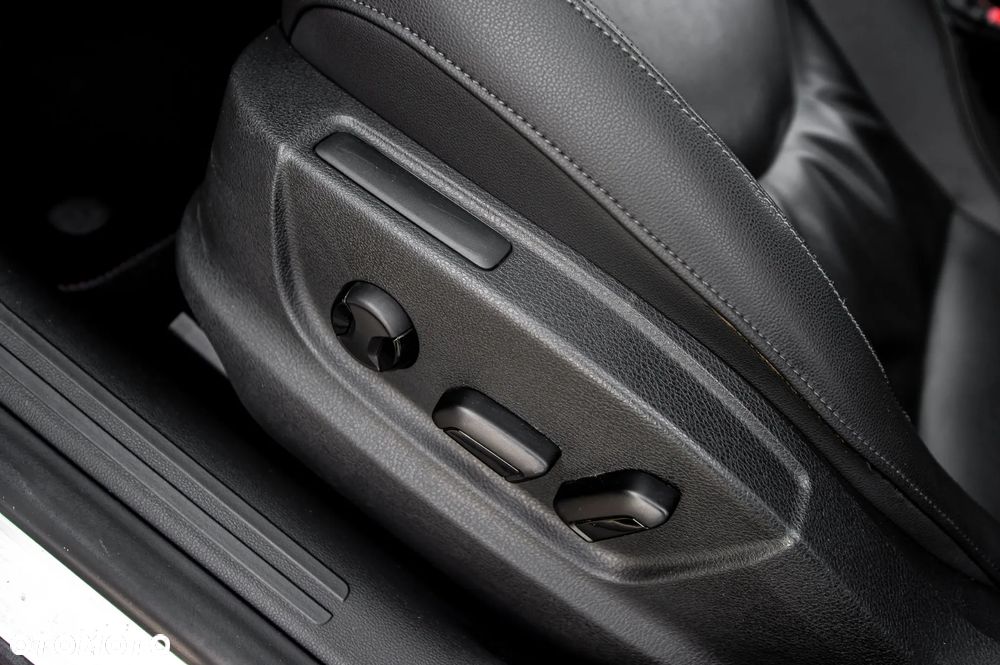 Seat Leon 2.0 TDI DPF Start&Stop DSG XCELLENCE - 19