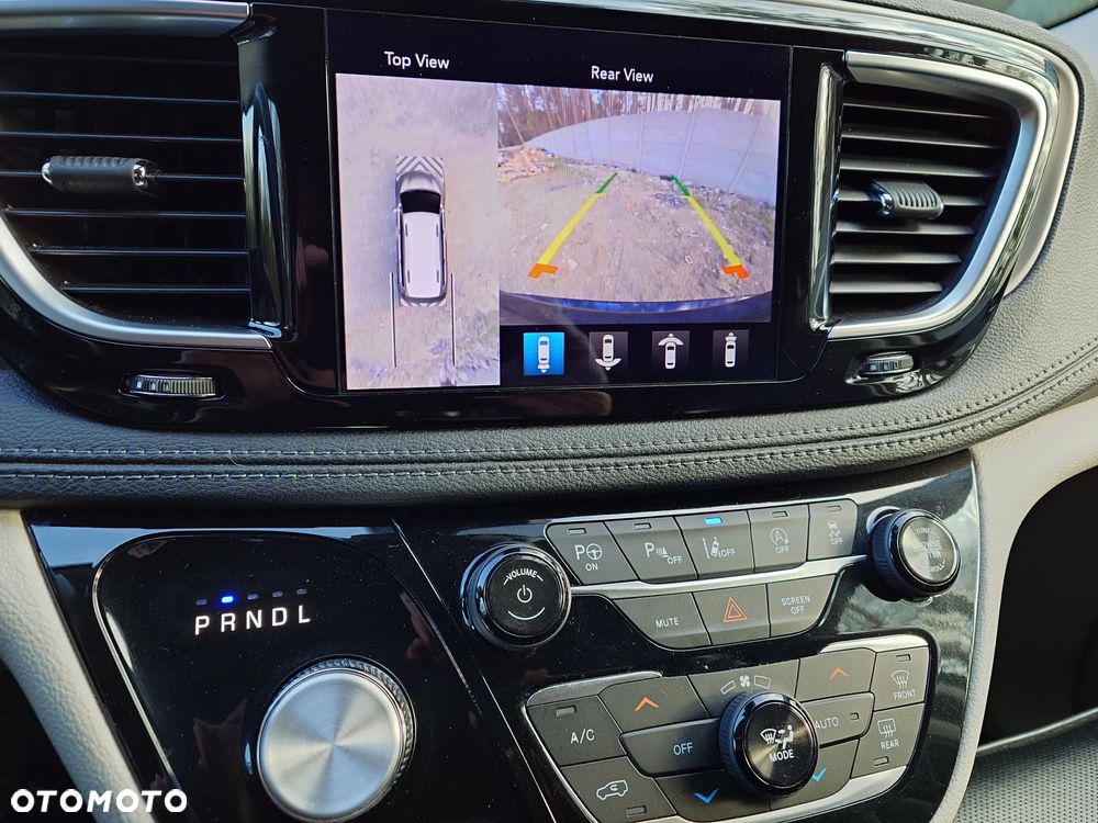 Chrysler Pacifica - 6