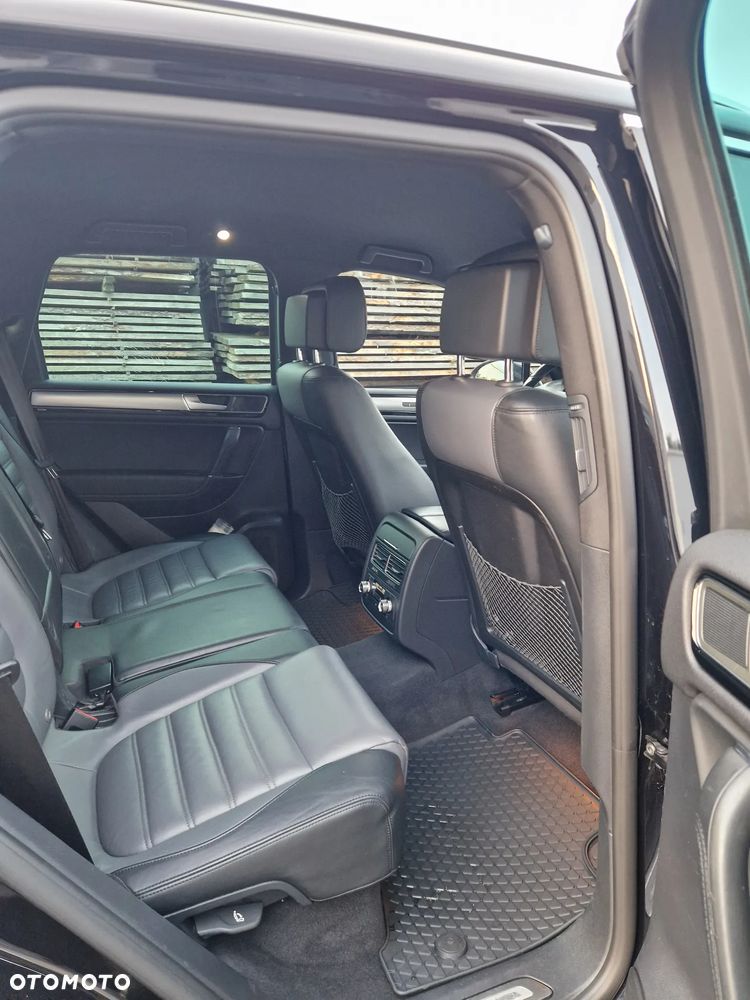 Volkswagen Touareg 3.0 V6 TDI BMT Perfectline R-Style - 24