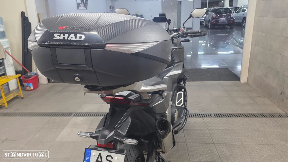 Honda X-ADV Escape Akrapovic Top Case - 14