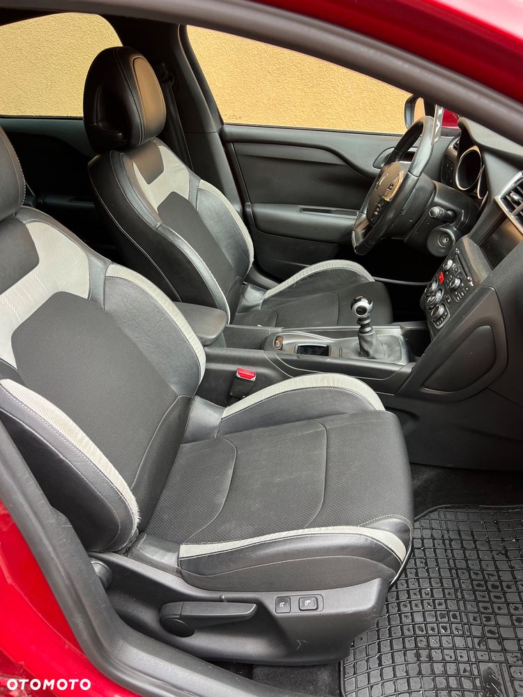 Citroën DS4 HDi 110 SoChic - 17