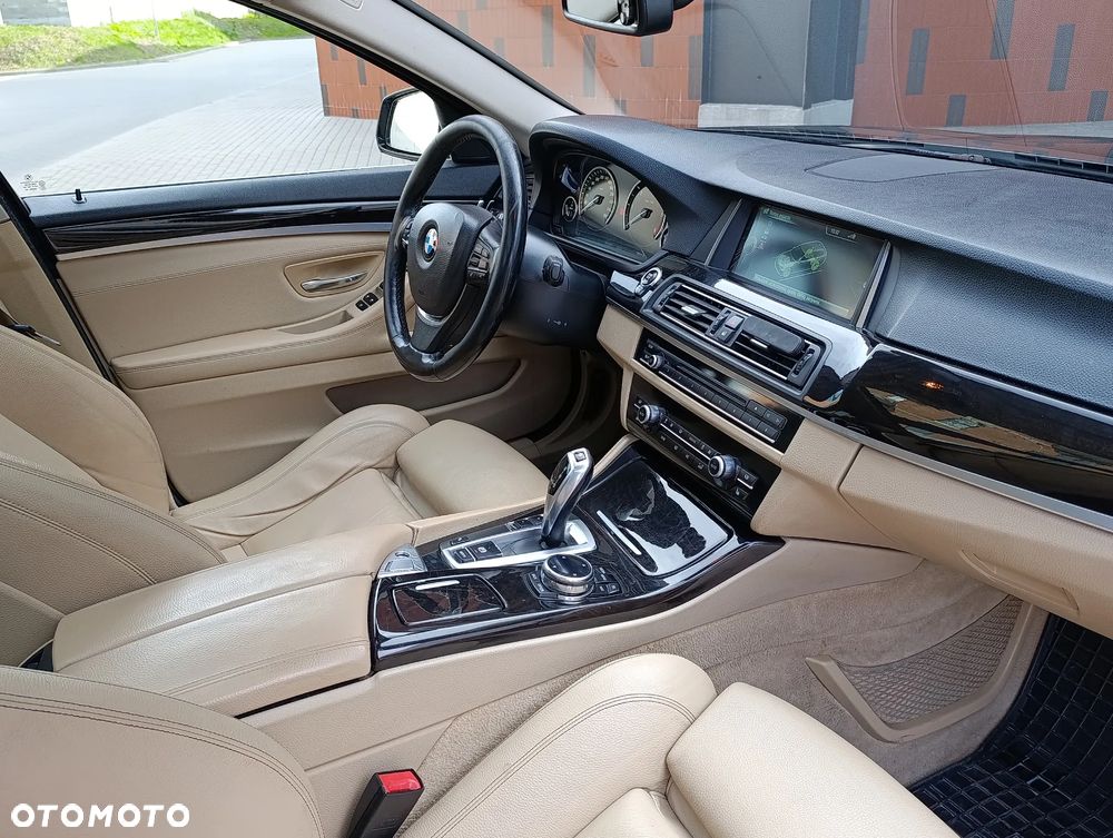 BMW Seria 5 520d Luxury Line - 17