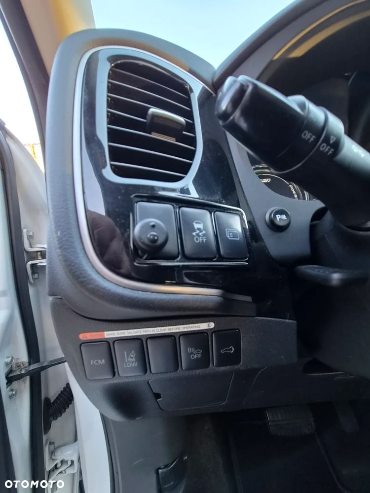 Mitsubishi Outlander - 27