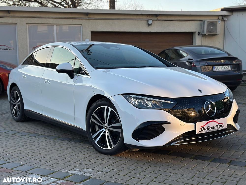 Mercedes-Benz EQE 300 Electric Art - 1