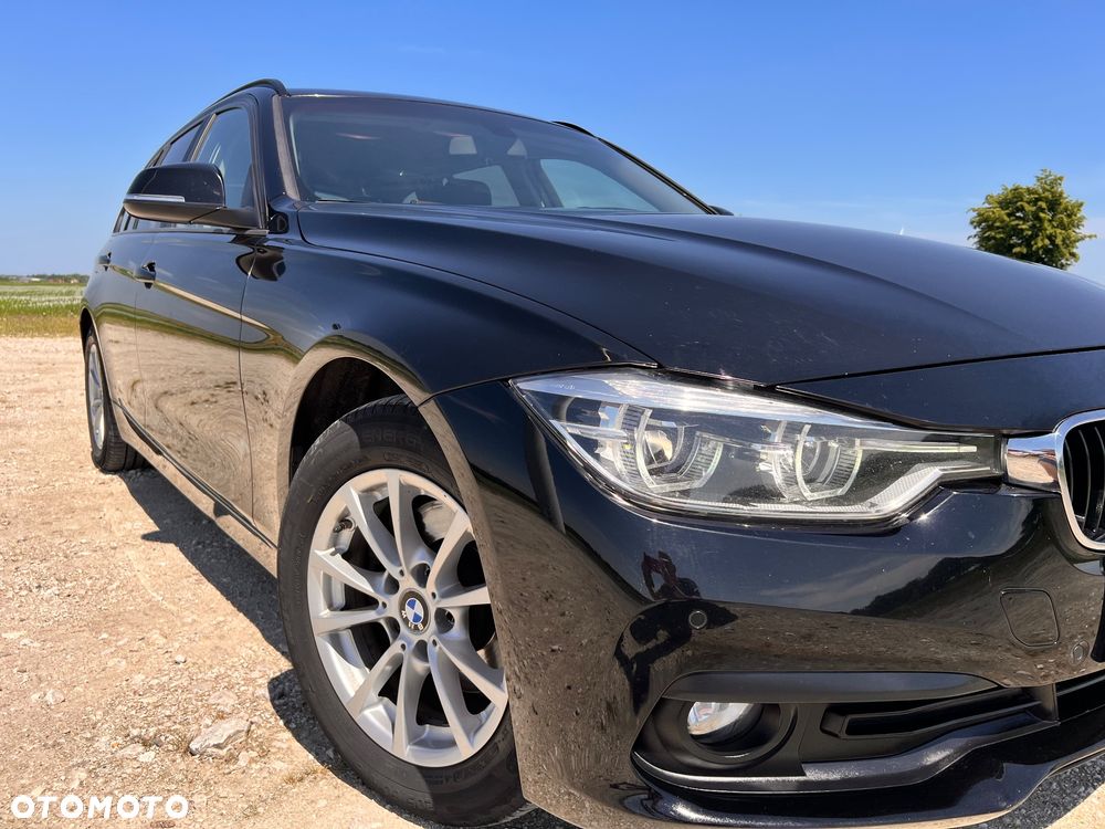 BMW Seria 3 320d xDrive - 31
