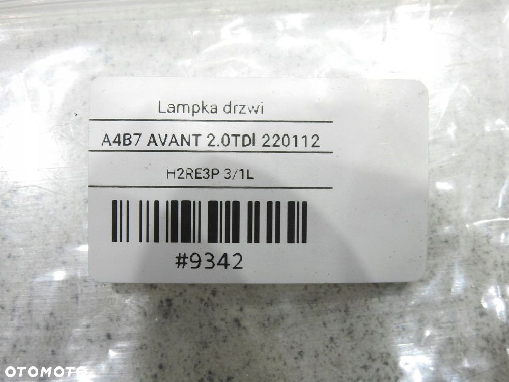 LAMPKA BOCZKA DRZWI AUDI A4 B7 - 8