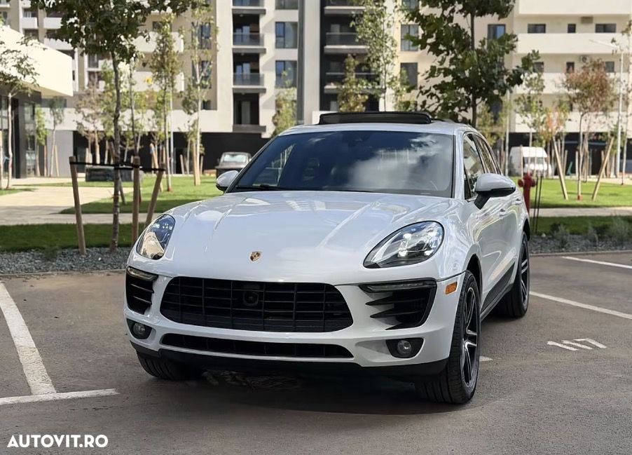 PORSCHE Macan