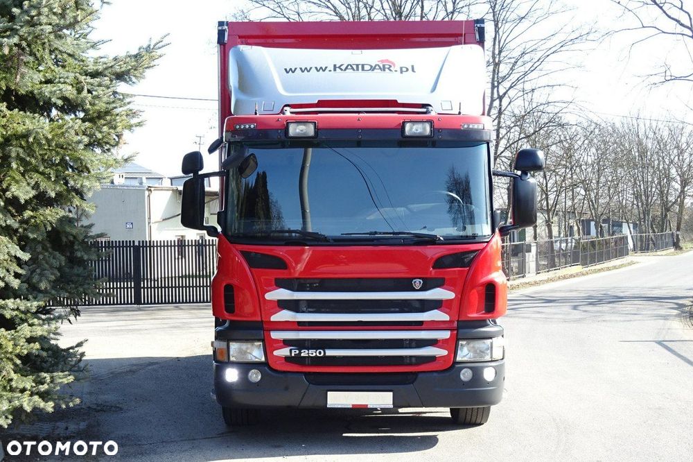 Scania P250 Euro 6 sypialna firanka wys.2.60 winda poduszki sprowadzony - 2