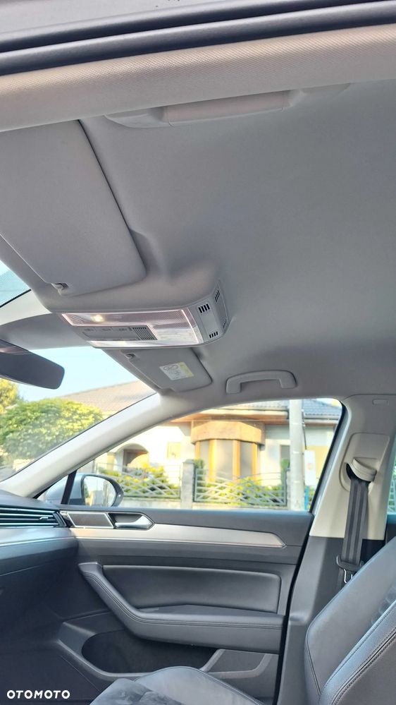 Volkswagen Passat - 15