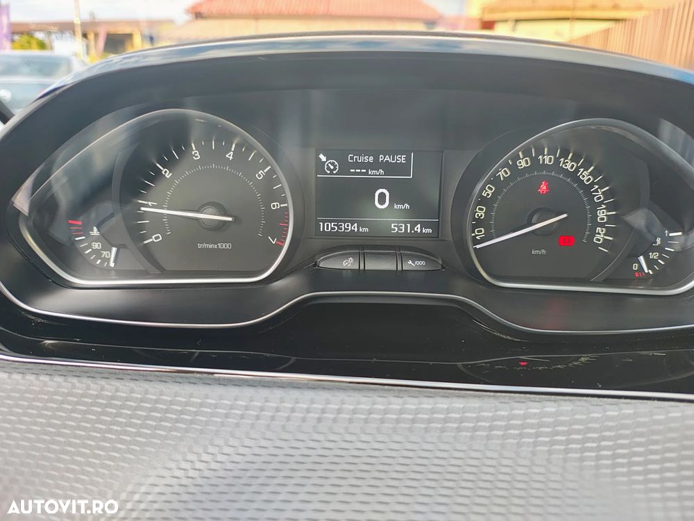 Peugeot 208 PureTech 110 Stop & Start Allure - 17