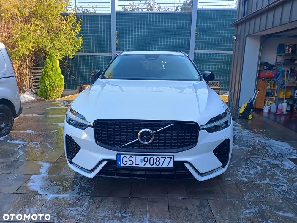 Volvo XC 60 B5 B AWD Plus Dark - 20