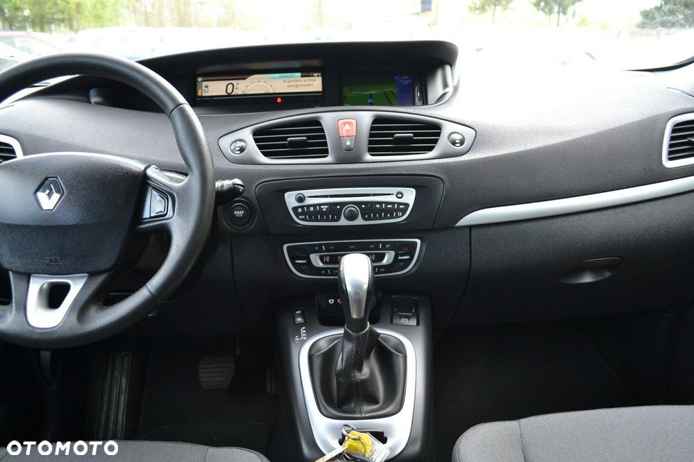 Renault Scenic 1.5 dCi Bose EDC - 8