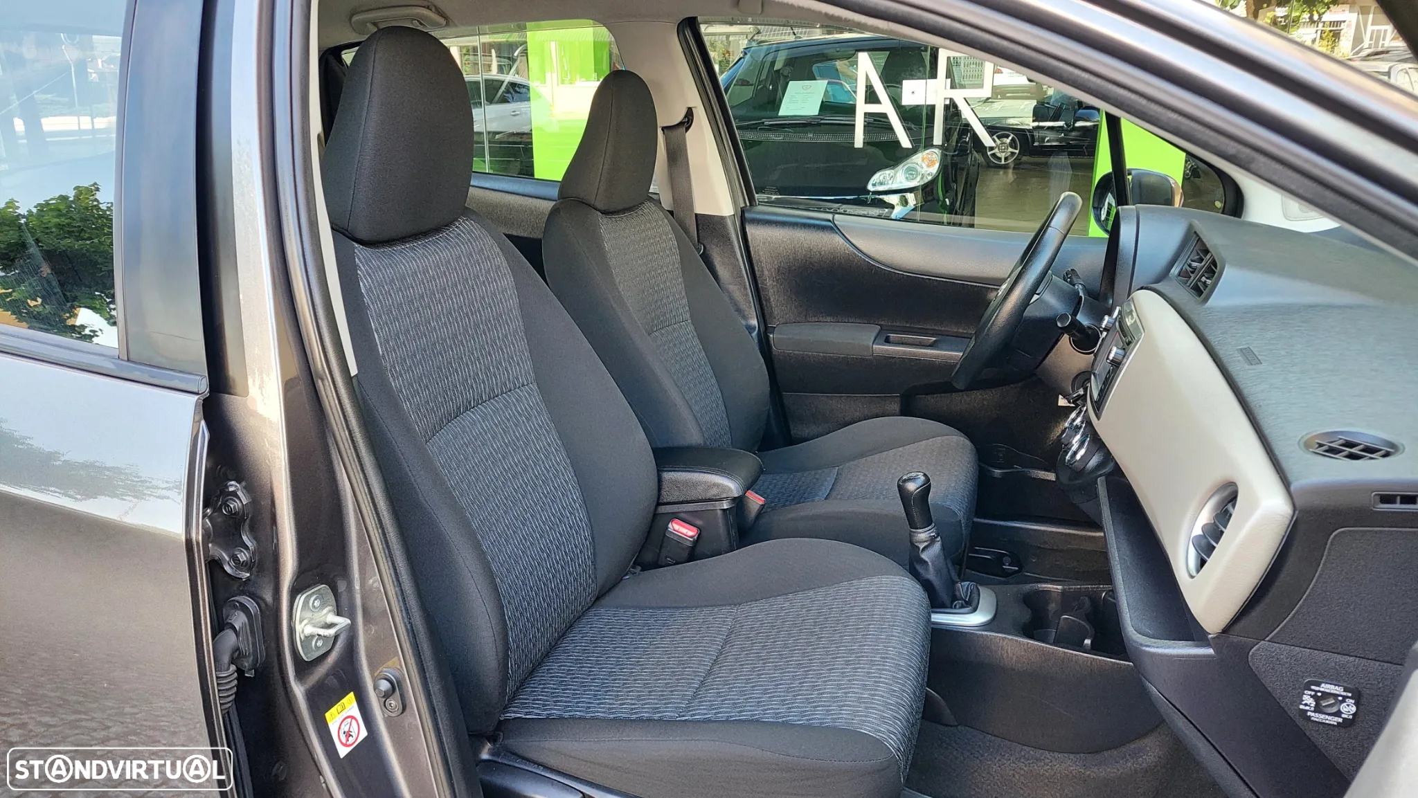 Toyota Yaris 1.0 VVT-i Comfort +PS Style +P.Techno - 10