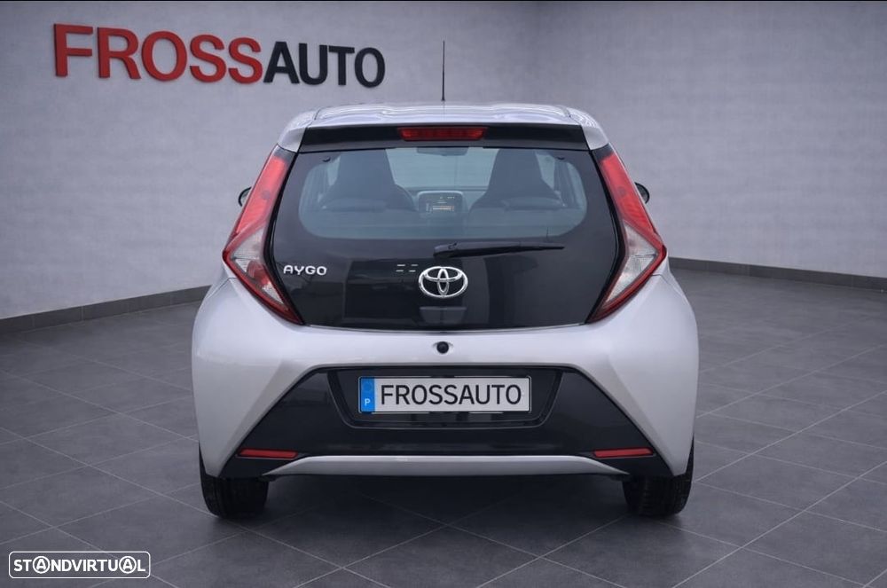 Toyota Aygo x-play - 4