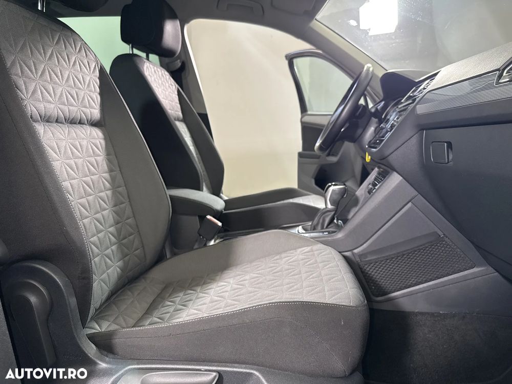 Volkswagen Tiguan - 12