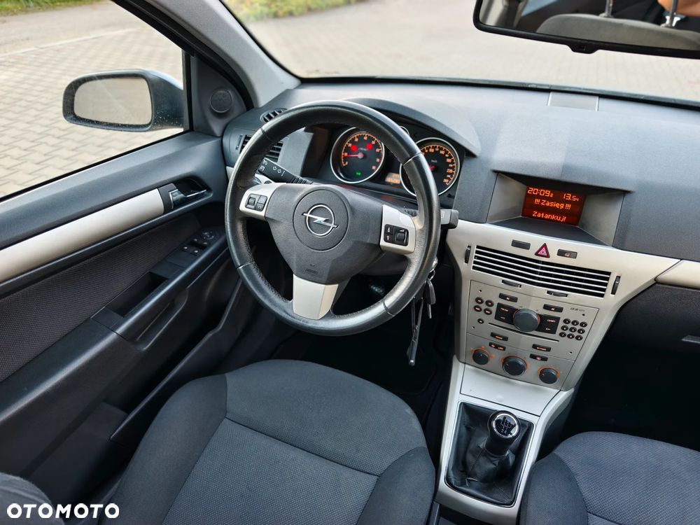 Opel Astra 1.6 Essentia - 14