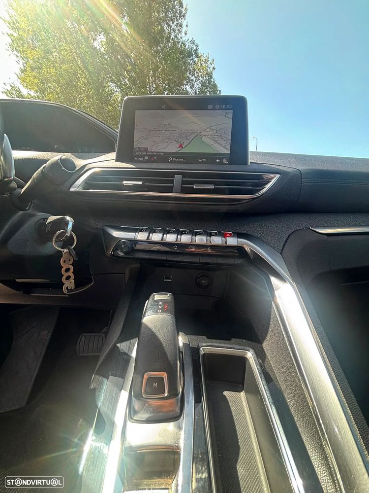 Peugeot 3008 1.2 PureTech Allure EAT6 - 23