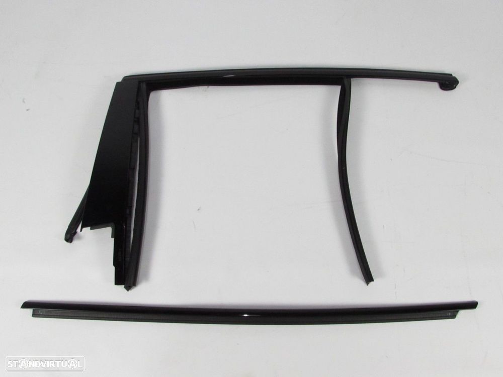 Conjunto Frisos Porta PRETO BRILANTE Esquerdo/Trás/Exterior Seminovo/ Original B... - 1