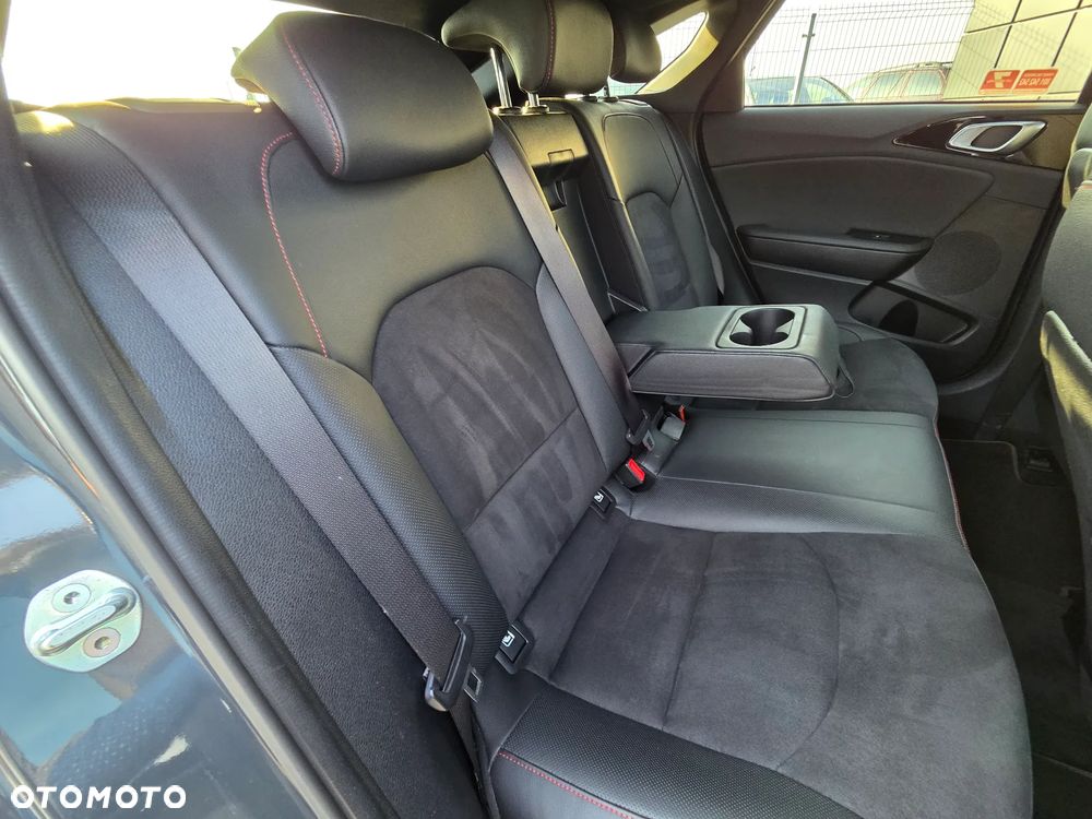 Kia ProCeed 1.6 T-GDI GT DCT - 29
