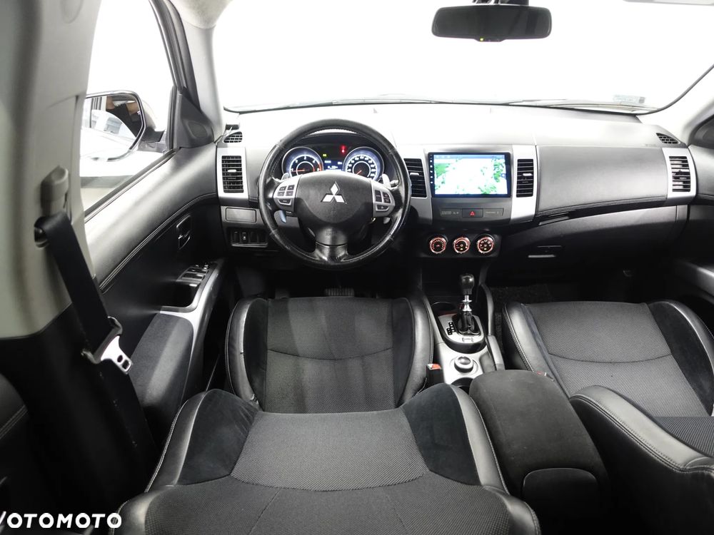 Mitsubishi Outlander 2.2 DI-D 4WD TC-SST Intense - 27