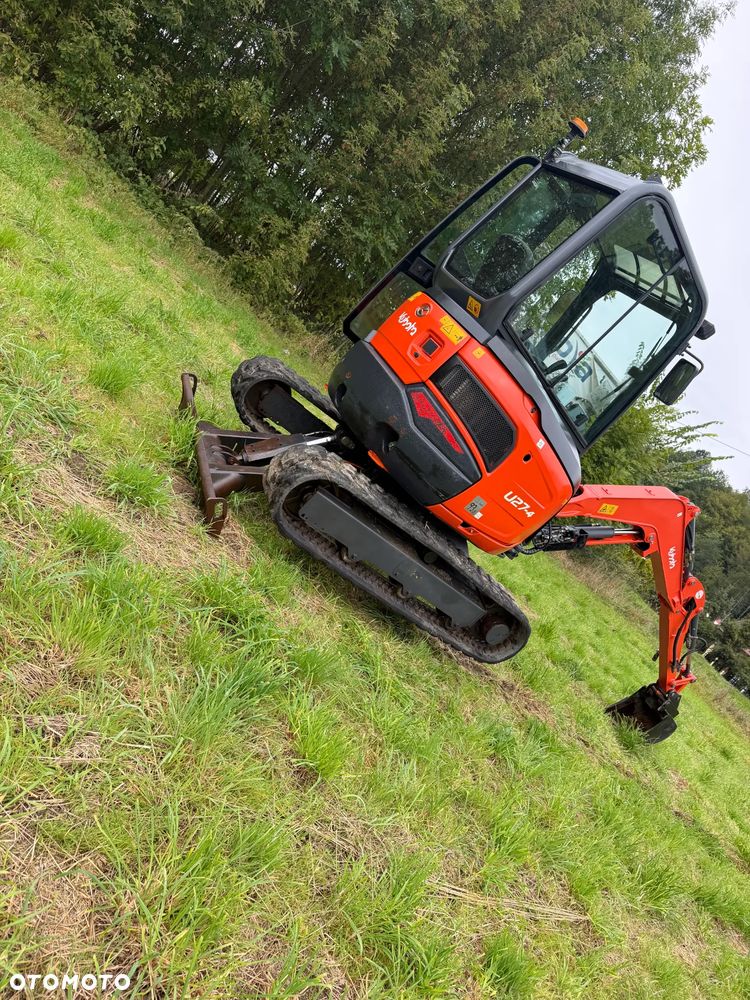 Kubota U27 Minikoparka koparka gąsienicowa 2.8 tony. jak Nówka sztuka z salonu! 2018 rok. 2000 mtg. Przywieziona z Gospodarstwa Norweskiego! Zadbana Maszyna ani deka luzów i wycieków. Aktualna Dekra dokumentacja BMWT! Szybkozłącze. Szybka wolna jazda. Zamki na tłokach. Wersja Norweska!! OKAZJA Tanio - 18