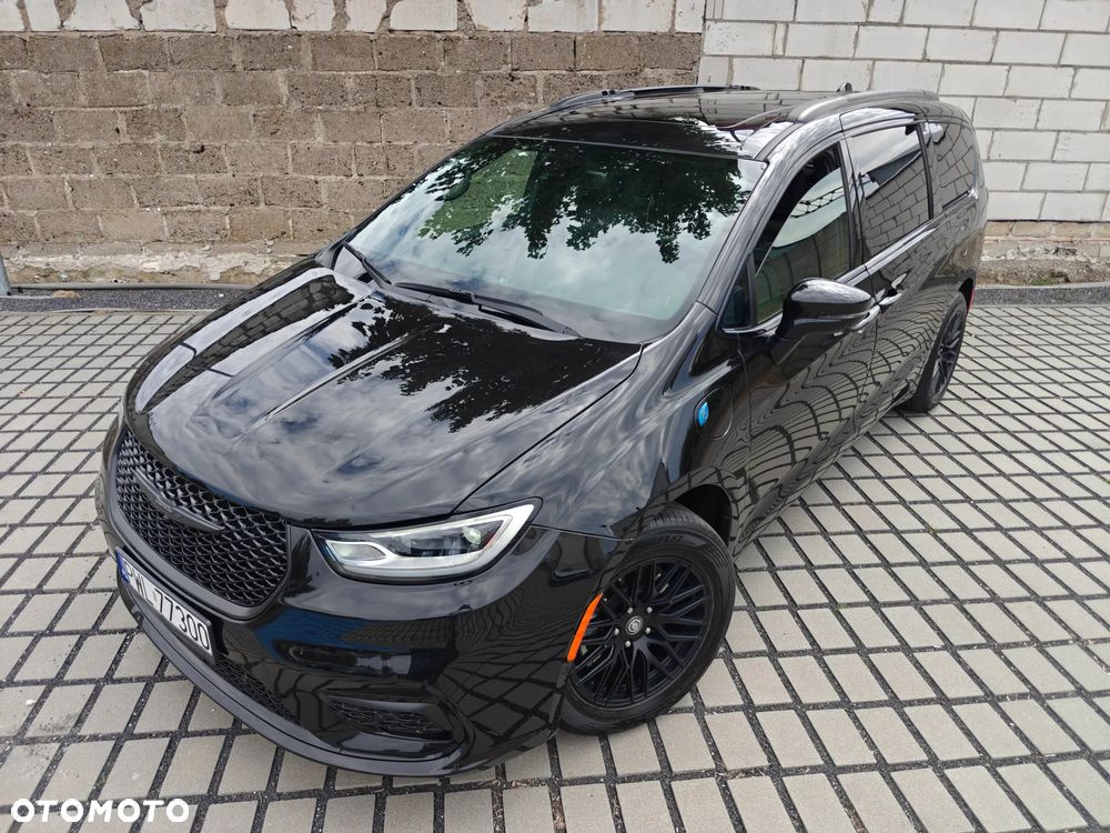 Chrysler Pacifica - 1