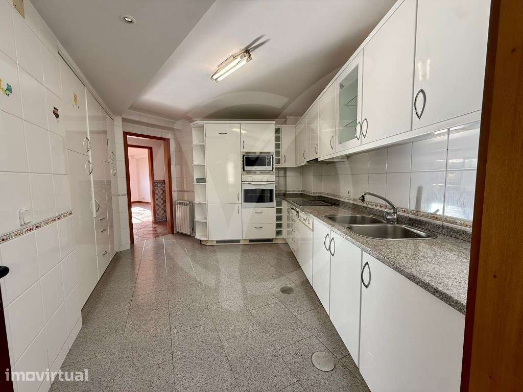 Excelente T3 na Póvoa de Varzim com 2 Garagens Fechadas - Grande imagem: 3/19