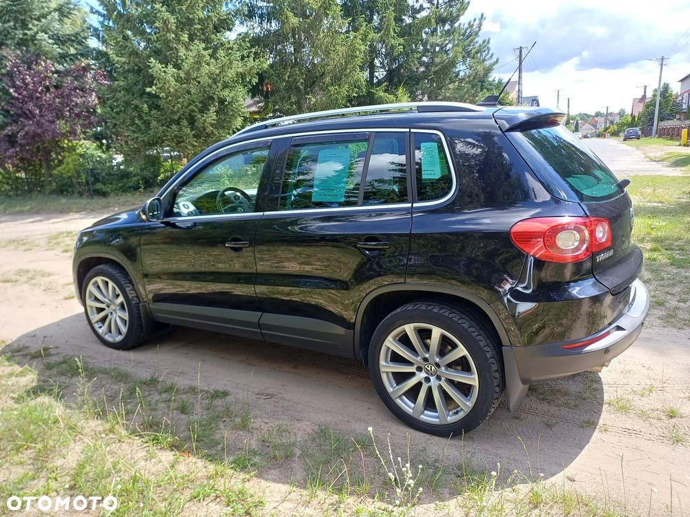 Volkswagen Tiguan - 1