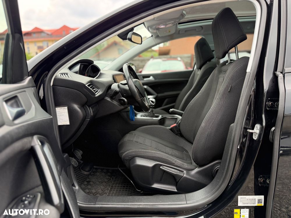 Peugeot 308 1.6HDi Premium - 25