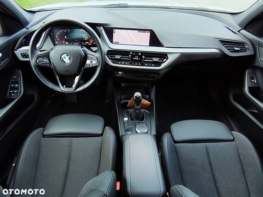 BMW Seria 1 116d Sport Line Shadow - 22