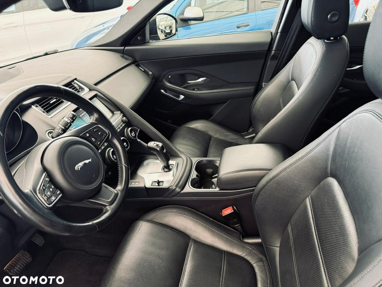 Jaguar E-Pace - 33