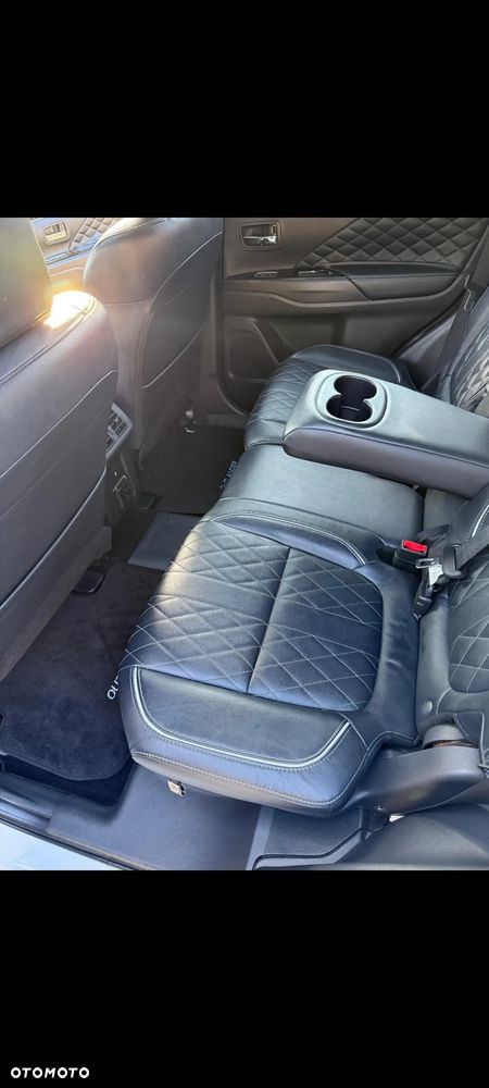 Mitsubishi Outlander 2.4 4WD - 13