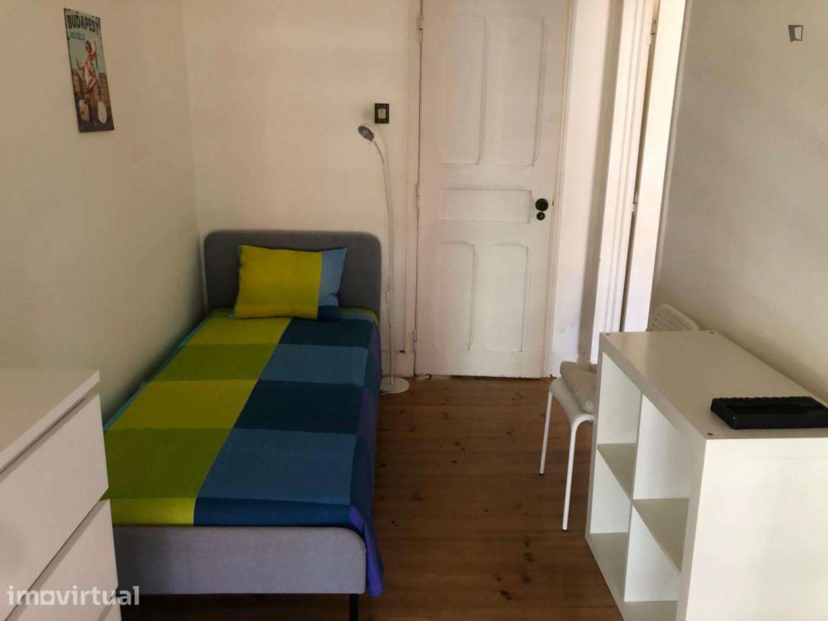 Quarto - localizado em Alameda Lisbon - Grande imagem: 5/14