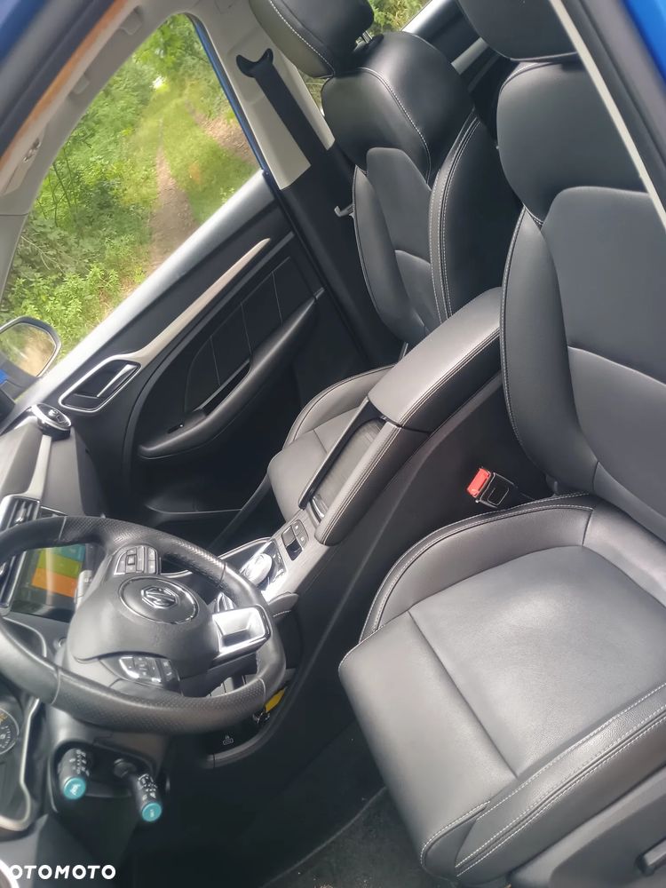 MG ZS Luxury - 15