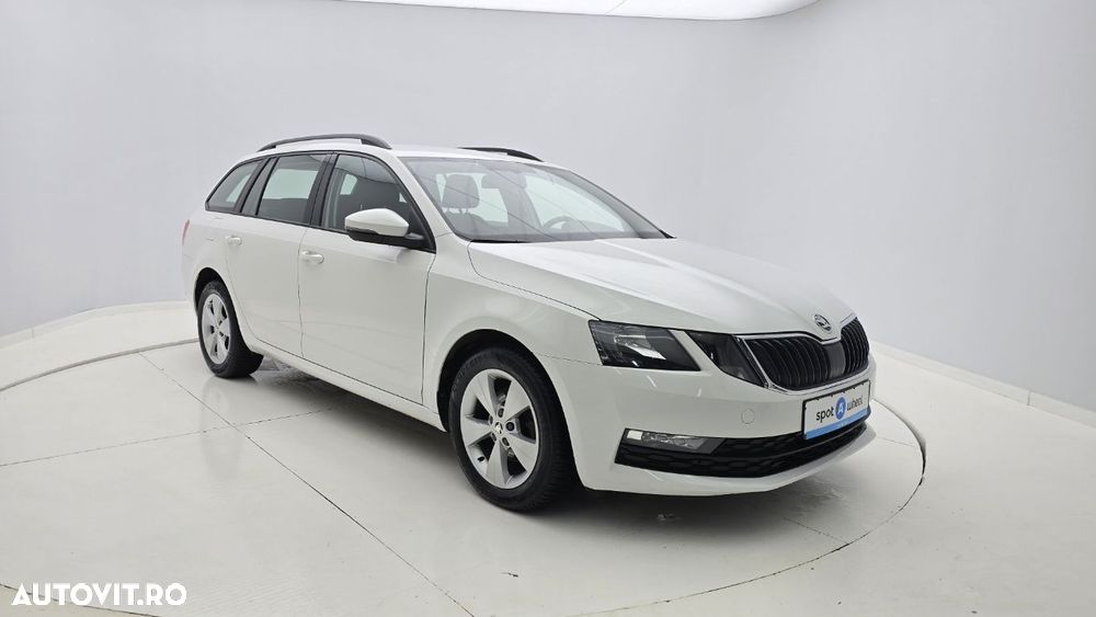 Skoda Octavia 1.6 TDI DSG Ambition - 5