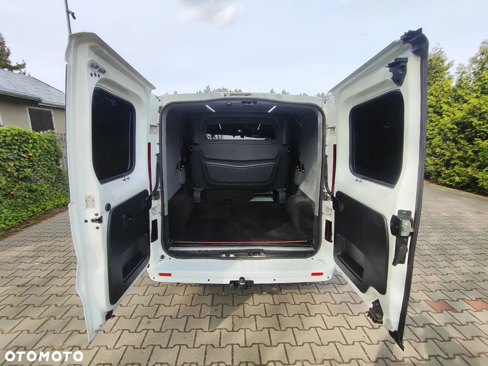 Renault Trafic 2.0 dCi - 19