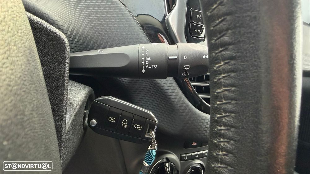 Peugeot 208 1.2 PureTech Style - 24