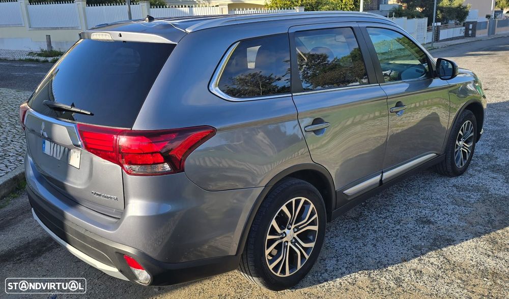 Mitsubishi Outlander 2.2 DI-D Instyle Navi - 9