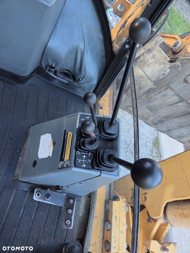 Case 590 SLE - 20