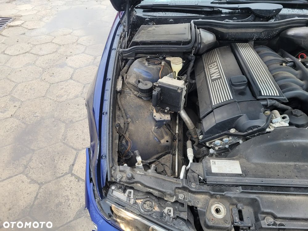 BMW Seria 5 523i - 22